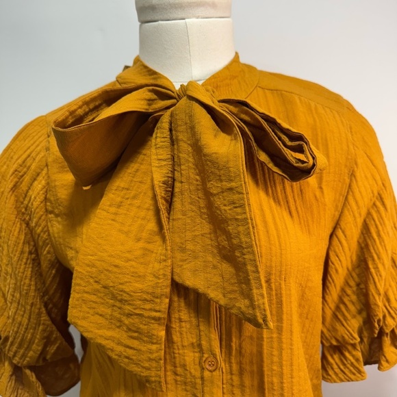 Zara Mustard Shirt With Bow Detail Short Sleeve Button front  Sz Medium - Picture 3 of 14